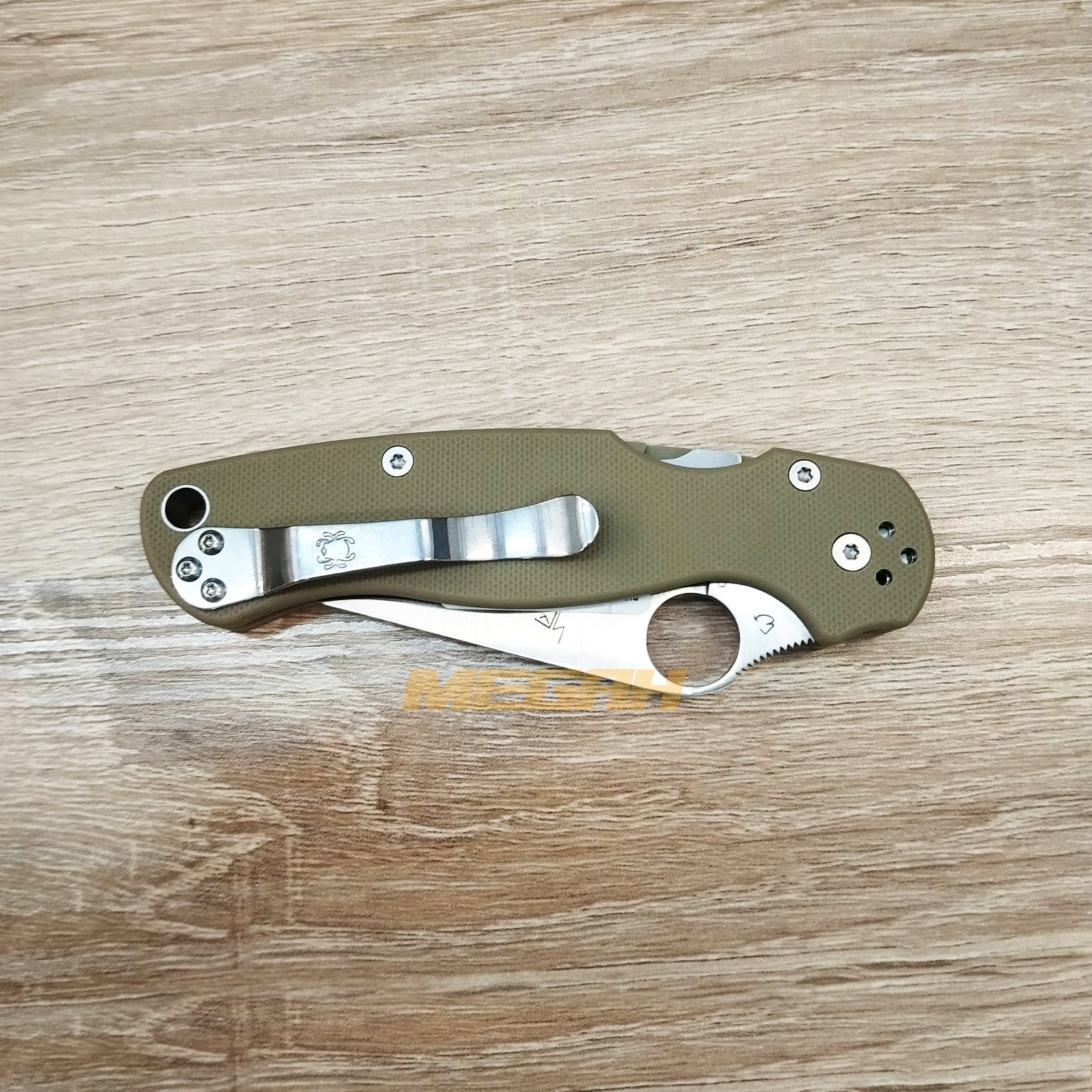PISAU LIPAT SPYDERCO / PISAU OUTDOOR / PISAU SURVIVAL TAN
