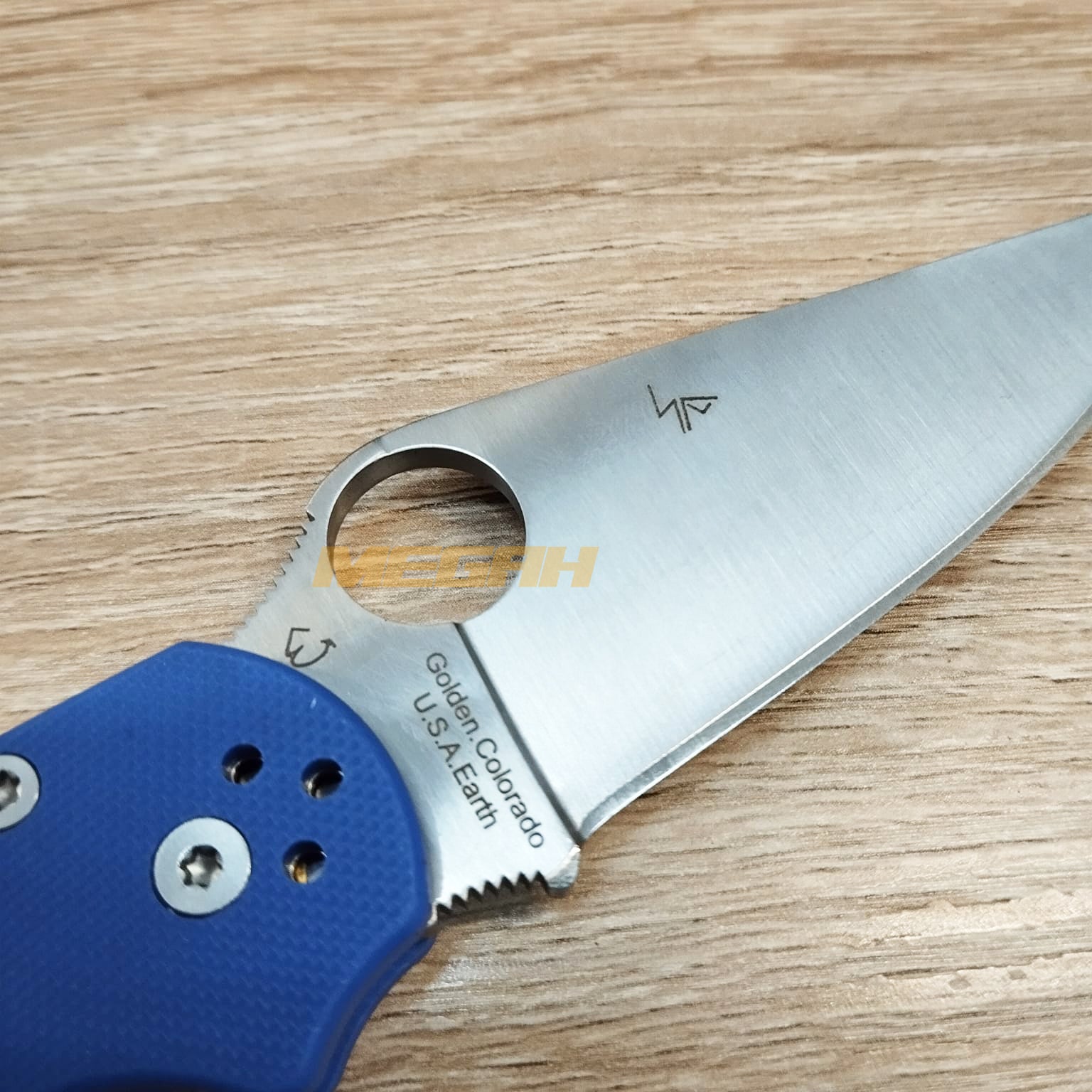 PISAU LIPAT SPYDERCO / PISAU OUTDOOR / PISAU SURVIVAL BLUE