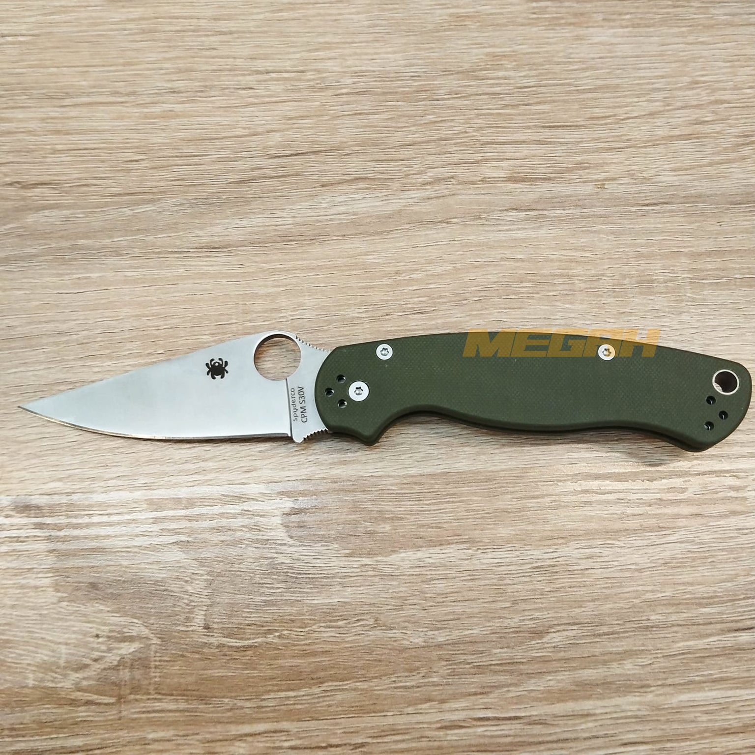 PISAU LIPAT SPYDERCO / PISAU OUTDOOR / PISAU SURVIVAL GREEN