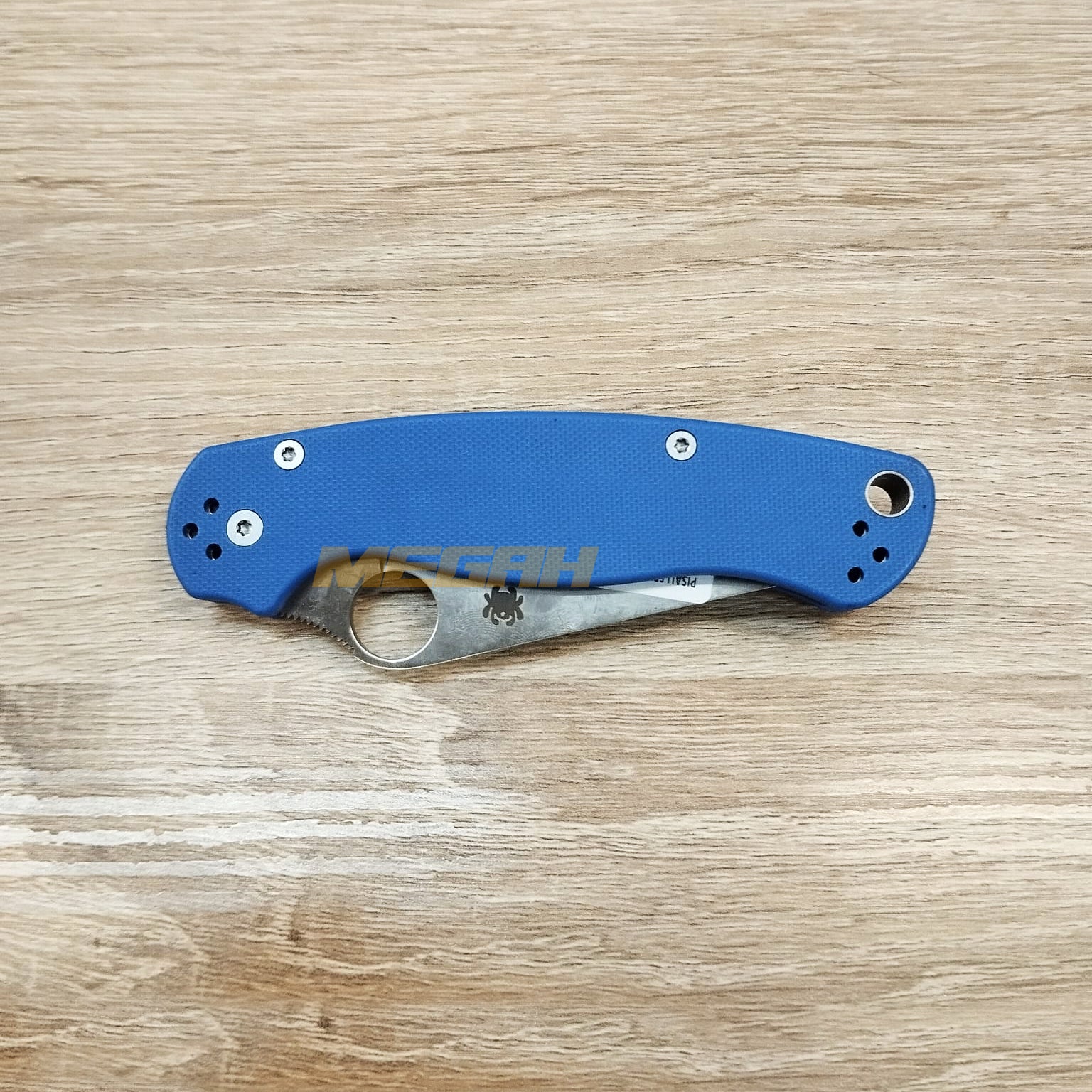 PISAU LIPAT SPYDERCO / PISAU OUTDOOR / PISAU SURVIVAL BLUE