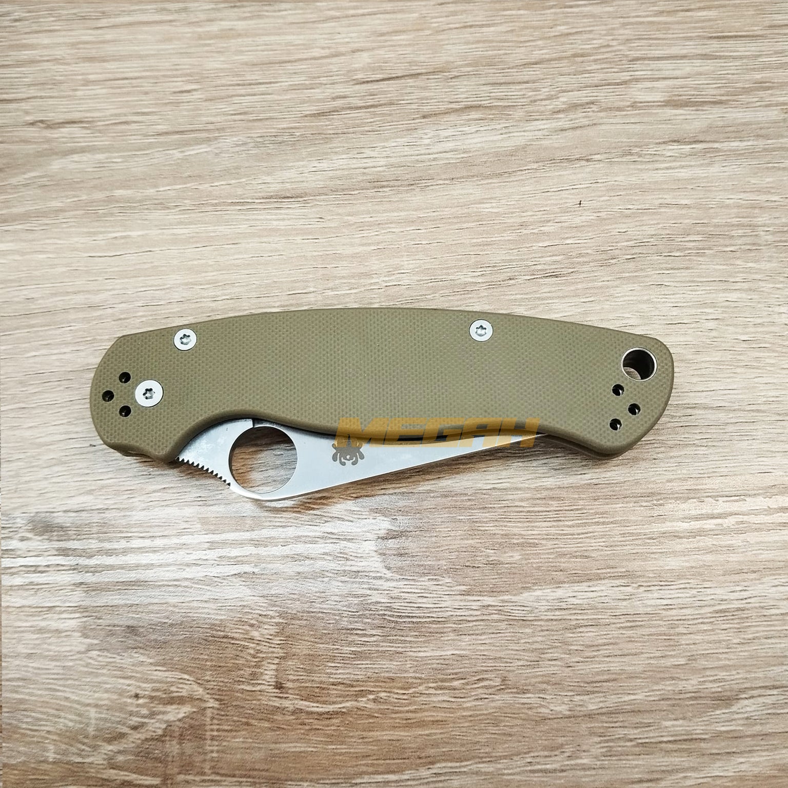 PISAU LIPAT SPYDERCO / PISAU OUTDOOR / PISAU SURVIVAL TAN