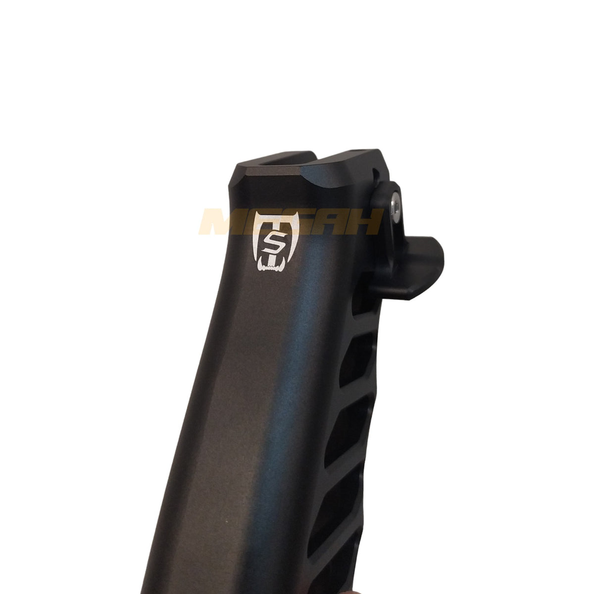 SABER TACTICAL AR STYLE GRIP WITH THUMB REST