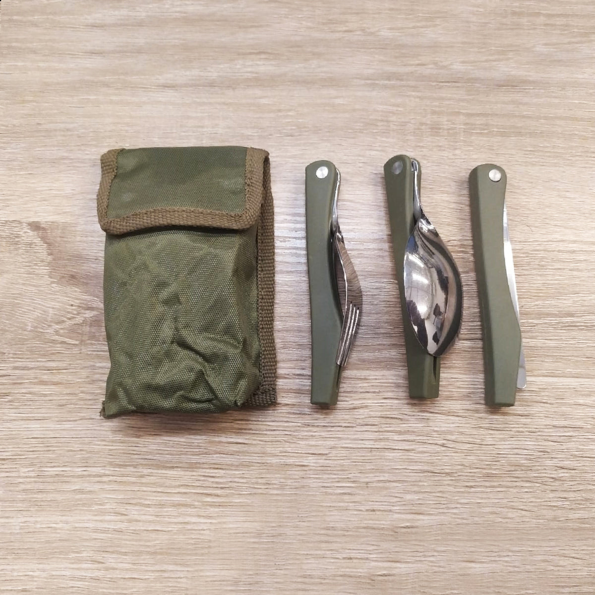 SENDOK GARPU + PISAU (ALAT MAKAN SET OUTDOOR) Gambar utama produk