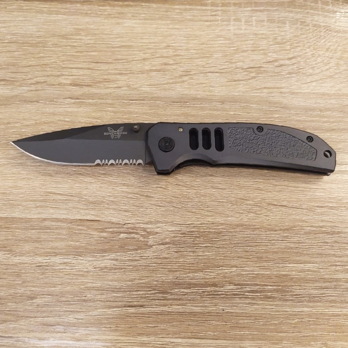 PISAU LIPAT BERGERIGI | PISAU OUTDOOR/SURVIVAL Gambar utama produk